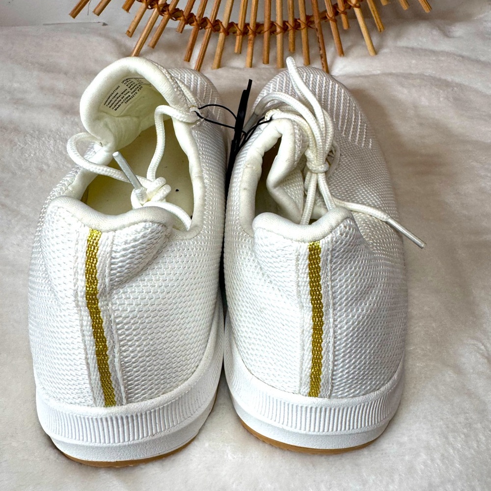 Women's White Sneakers Soft Running Shoe  Women from Athletic Works Size 11 NWT - Picture 4 of 10